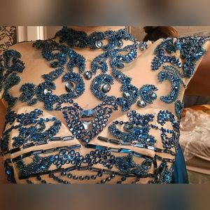 Size 2 Sherri hill prom dress no 1933